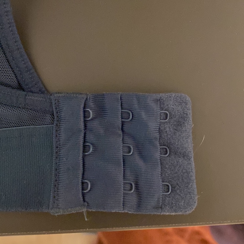 Champion bra size 36D - Picture 5 of 6